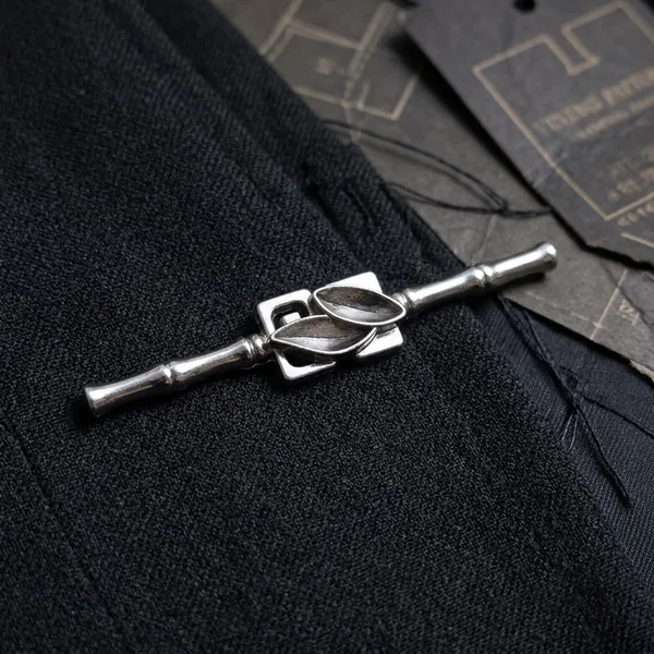Silver_Metal_Decorative_Garment_Buckle_for_Men_And_Women