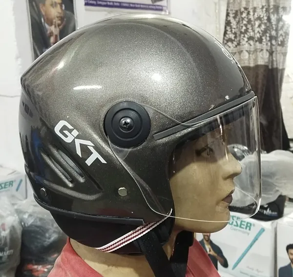 Grey_Plastic_Helmet_For_Bike_Riders