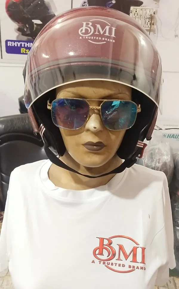Maroon_Plastic_Helmet_For_Bike_Riders