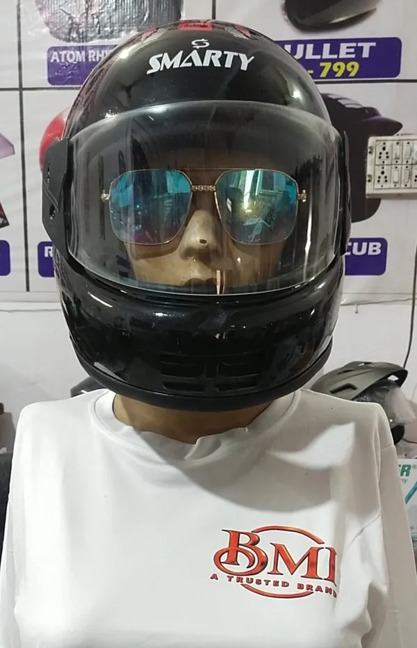 Black_Full_Face_Motorcycle_Helmet