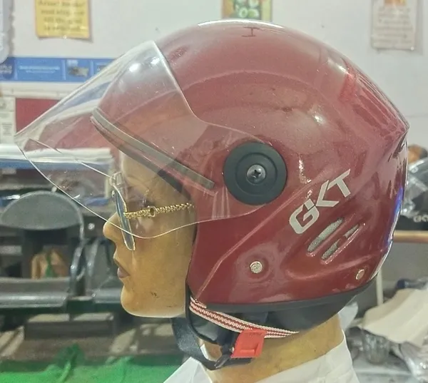 Maroon_Plastic_Helmet_For_Bike_Riders