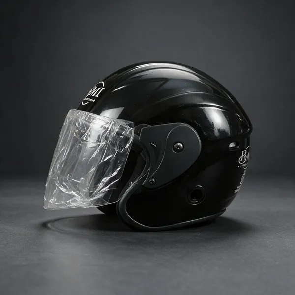Black_Plastic_Helmet_For_Bike_Riders