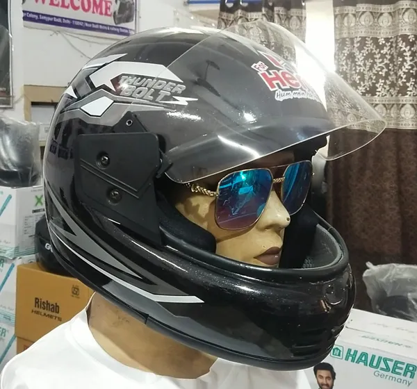 Black_Full_Face_Motorcycle_Helmet_For_Riders