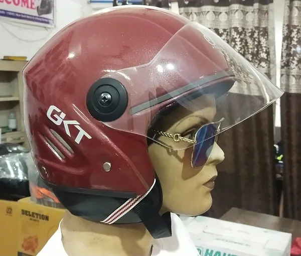 Maroon_Plastic_Helmet_For_Bike_Riders