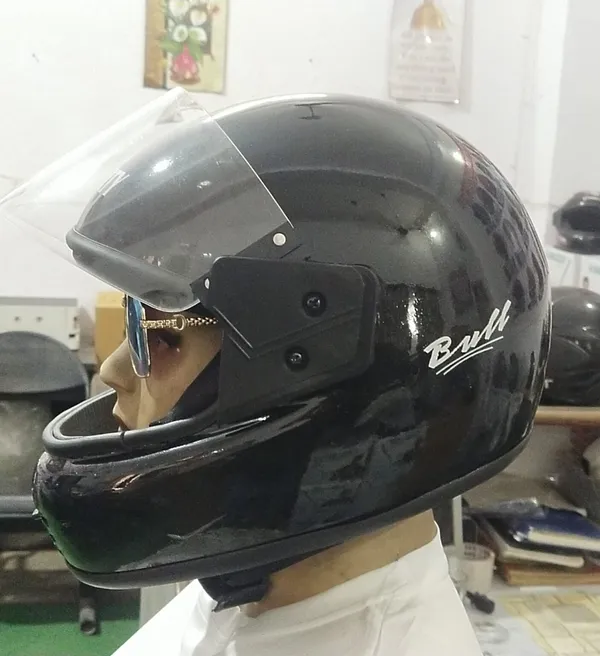 Black_Full_Face_Motorcycle_Helmet
