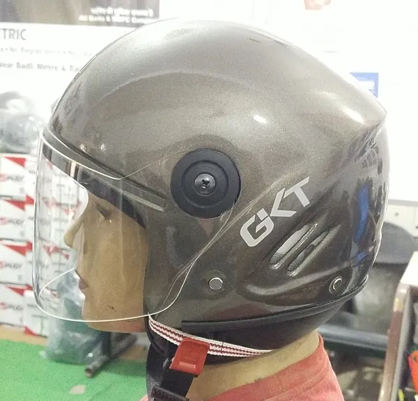 Grey_Plastic_Helmet_For_Bike_Riders