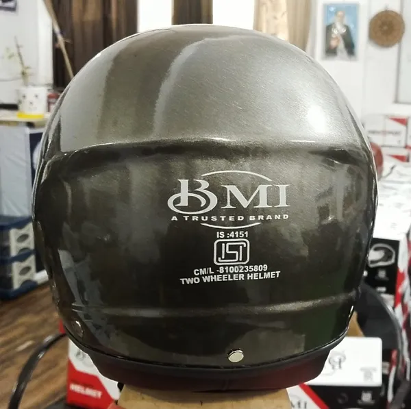 Grey_Plastic_Helmet_For_Bike_Riders