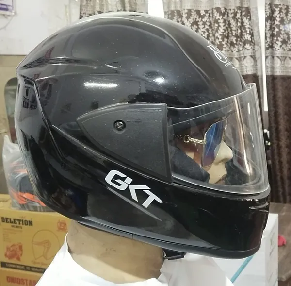 Black_Full_Face_Motorcycle_Helmet