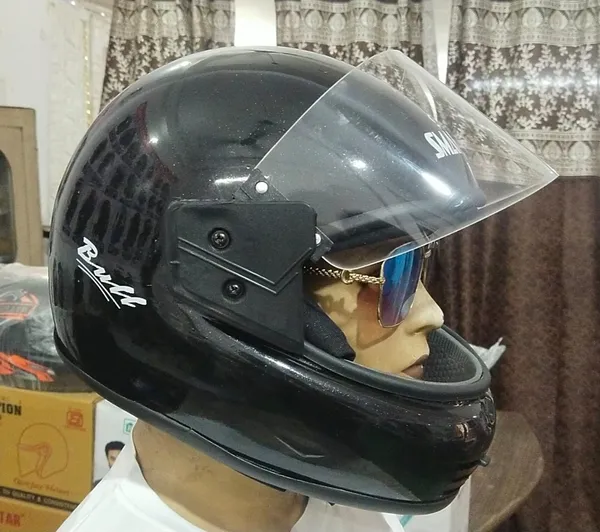 Black_Full_Face_Motorcycle_Helmet
