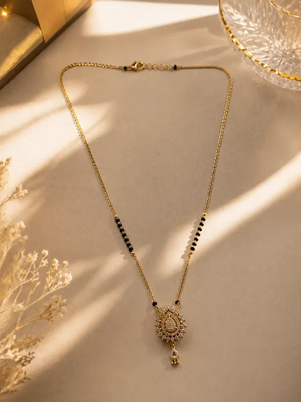 Royal_Teardrop_Charm_Mangalsutra