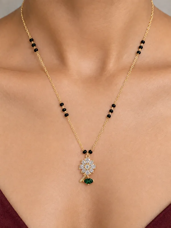 Emerald_Bloom_Charm_Mangalsutra