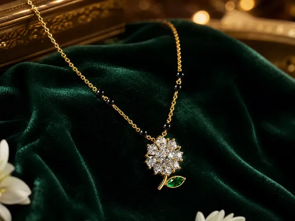 Emerald_Bloom_Charm_Mangalsutra
