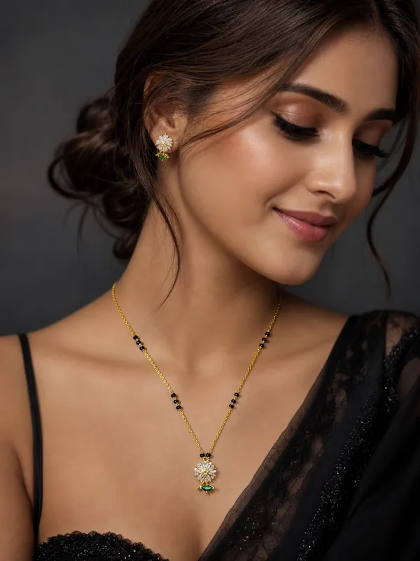 Emerald_Bloom_Charm_Mangalsutra