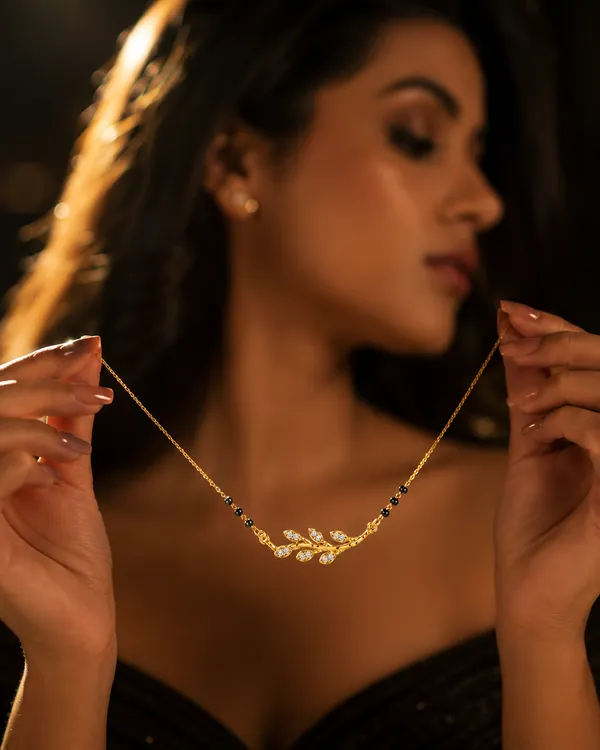 Nature_S_Grace_Leaf_Mangalsutra