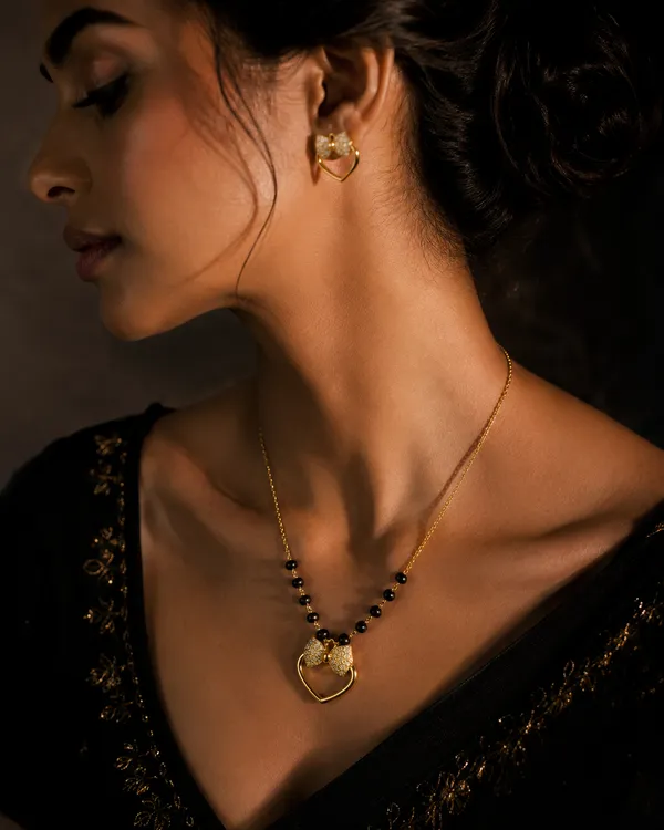 Golden_Heart_Bow_Mangalsutra