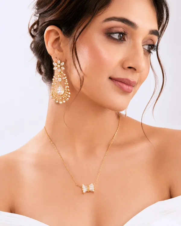 Crystal_Bow_Elegance_Necklace