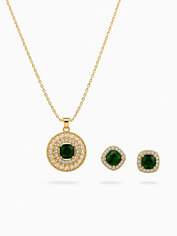 Emerald_Royale_Halo_Pendant_Earrings_Set