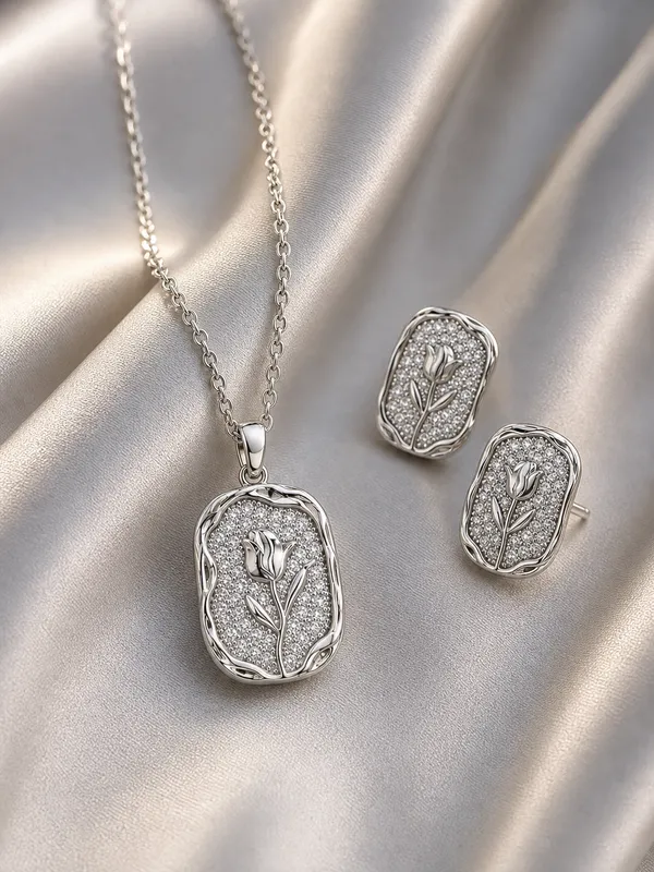 Elegant_Tulip_Sparkle_Pendant_Earrings_Set