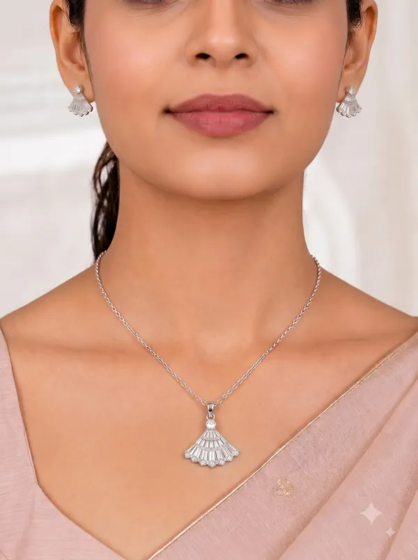 Elegant_Fan_Crystal_Pendant_Earrings_Set