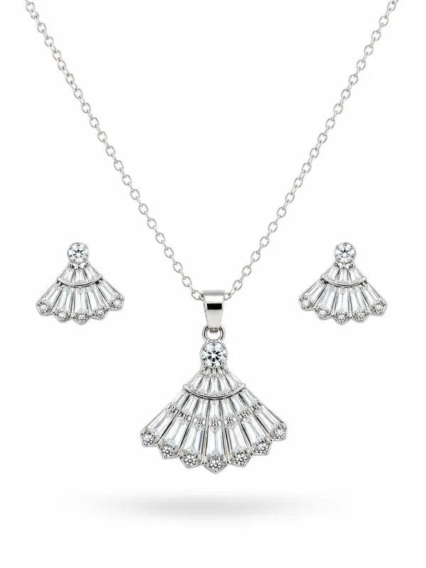 Elegant_Fan_Crystal_Pendant_Earrings_Set