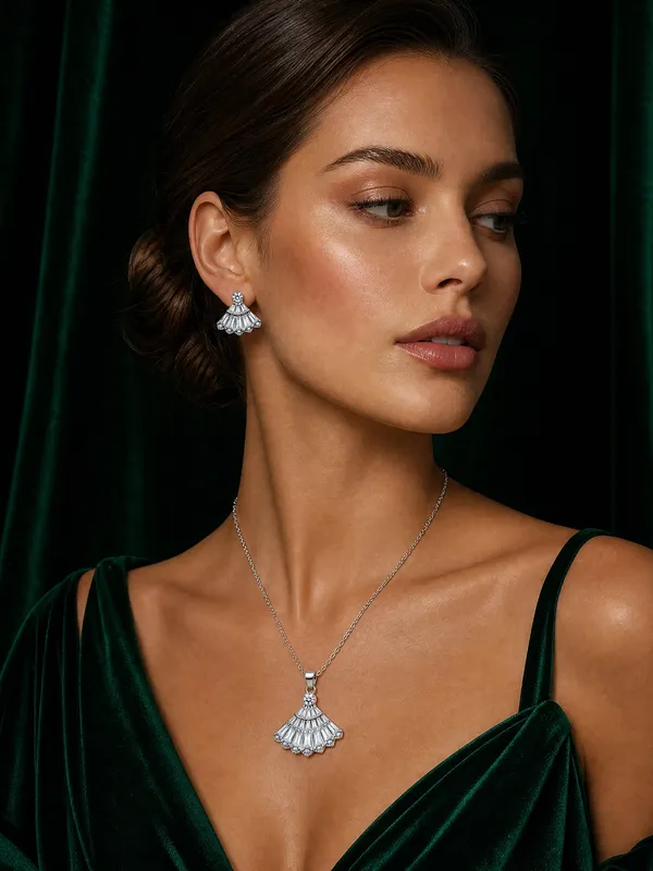 Elegant_Fan_Crystal_Pendant_Earrings_Set