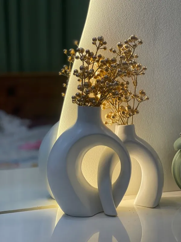 Ceramic_Modern_Interlocking_White_Decorative_Vase