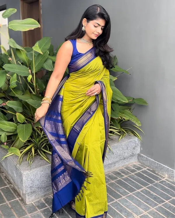 Lime_Green_Lichi_Silk_Woven_Traditional_Saree_For_Women