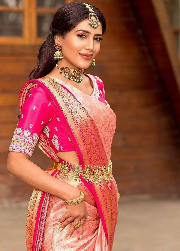 Peach_Lichi_Silk_Woven_Floral_Saree_For_Women