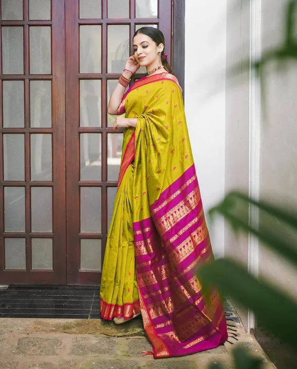 Mustard_Lichi_Silk_Woven_Traditional_Saree_For_Women