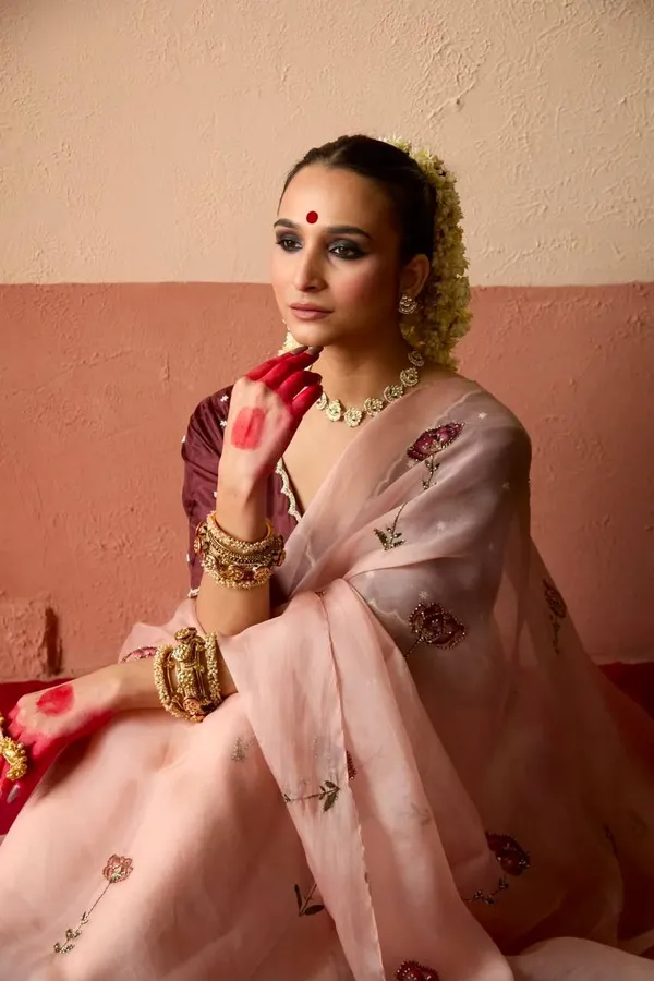 Maroon_Organza_Embroidered_Saree_For_Women