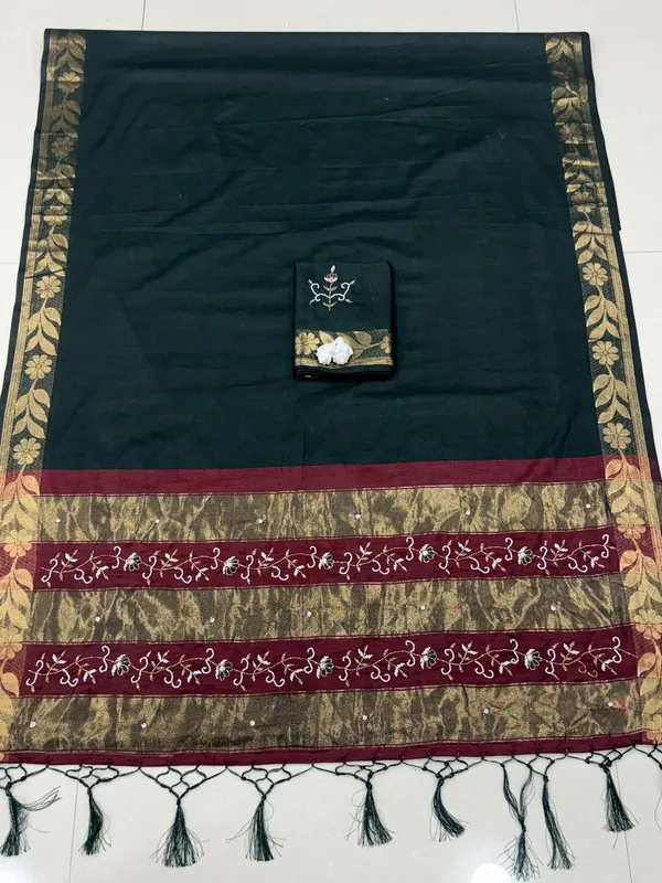 Dark_Green_Cotton_Silk_Traditional_Saree_For_Women