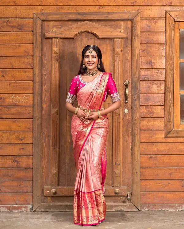 Peach_Lichi_Silk_Woven_Floral_Saree_For_Women