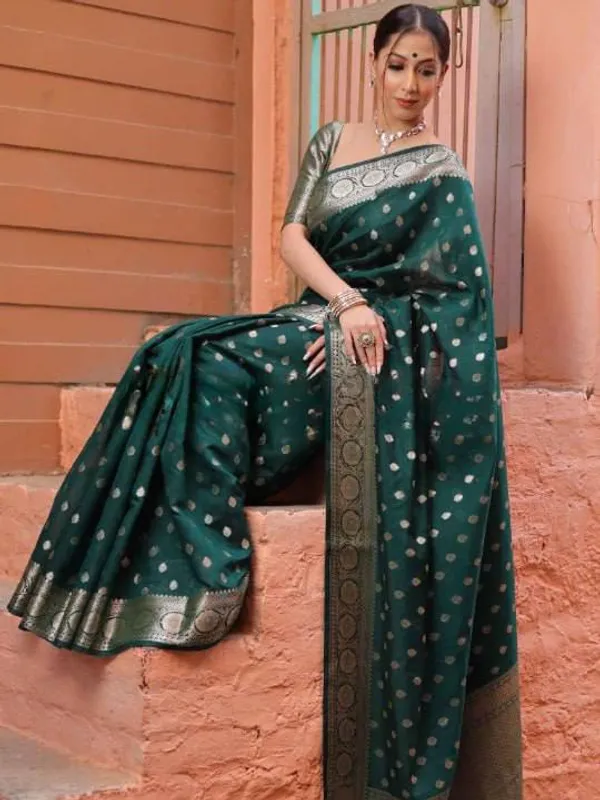 Green_Lichi_Silk_Woven_Traditional_Saree_For_Women