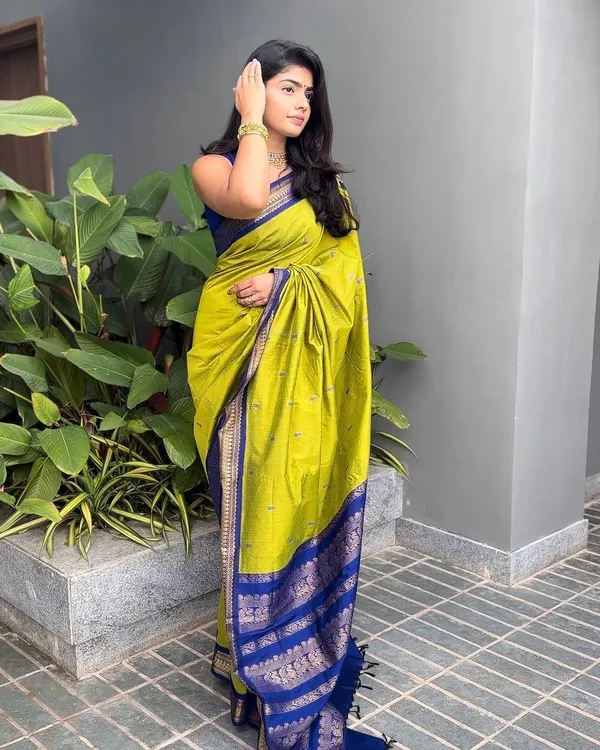 Lime_Green_Lichi_Silk_Woven_Traditional_Saree_For_Women