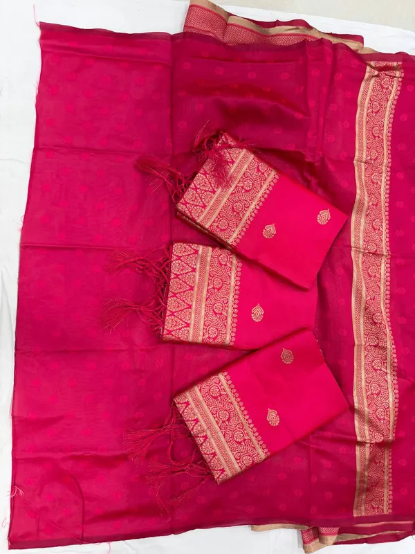 Pink_Lichi_Silk_Woven_Traditional_Saree_For_Women