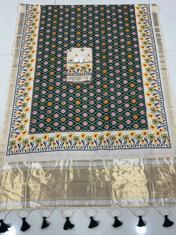 Green_Zari_Weaving_Silk_Woven_Saree_For_Women