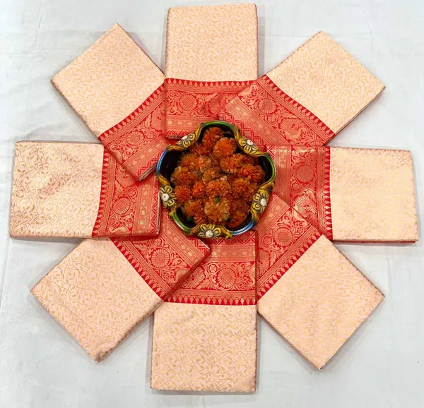 Red_Lichi_Silk_Woven_Traditional_Saree_For_Women
