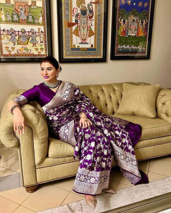 Purple_Lichi_Silk_Woven_Traditional_Saree_For_Women