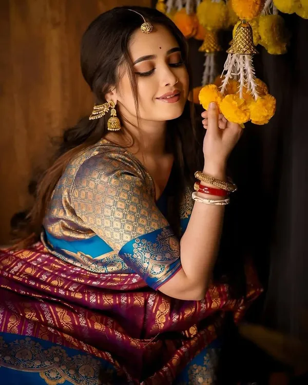 Blue_&_Pink_Lichi_Silk_Printed_Saree_For_Women