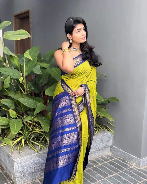 Lime_Green_Lichi_Silk_Woven_Traditional_Saree_For_Women