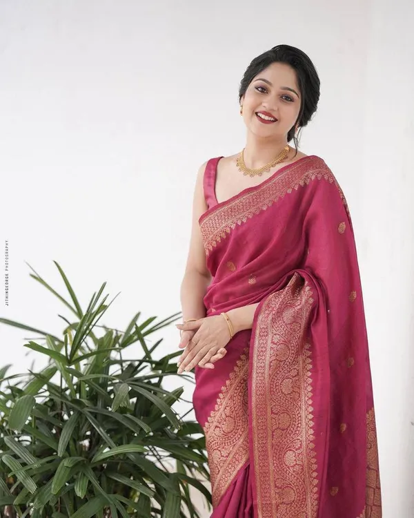 Pink_Lichi_Silk_Woven_Traditional_Saree_For_Women