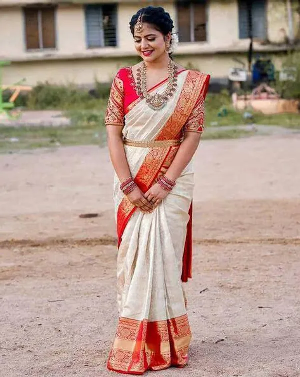 Red_Lichi_Silk_Woven_Traditional_Saree_For_Women