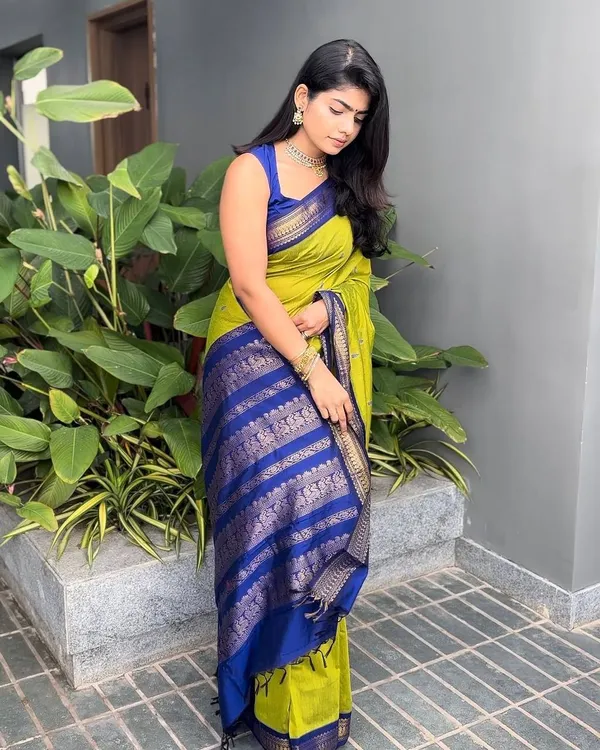 Lime_Green_Lichi_Silk_Woven_Traditional_Saree_For_Women