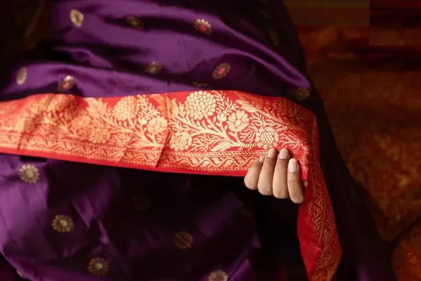 Purple_Lichi_Silk_Jacquard_Traditional_Saree_For_Women