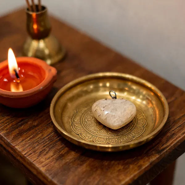 Golden_Natural_Moonstone__Pendant_Meditation