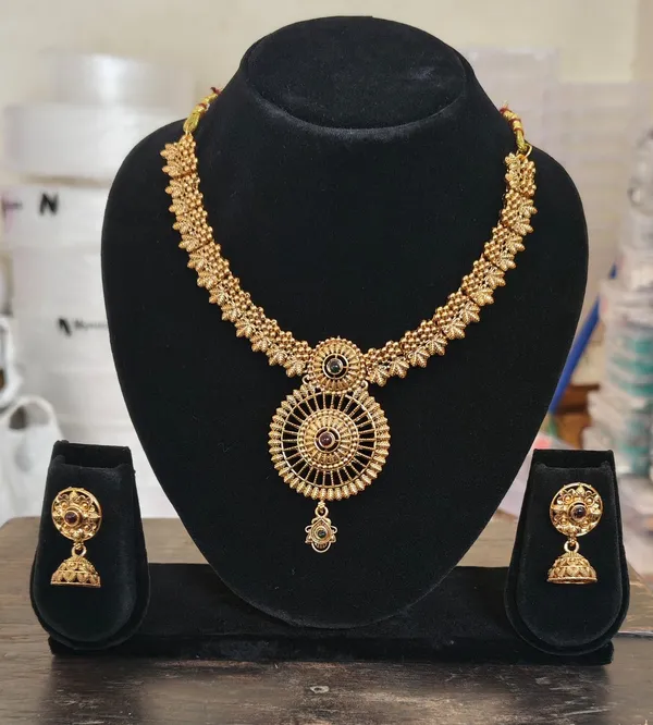 Gold_Tone_Traditional_Necklace_And_Earrings_Set_for_Women