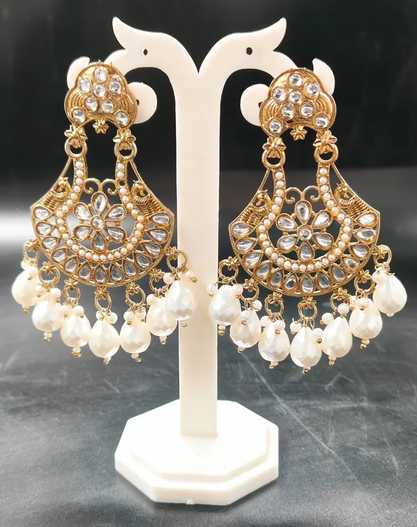 Gold_Tone_Kundan_Pearl_Chandelier_Earrings_for_Women