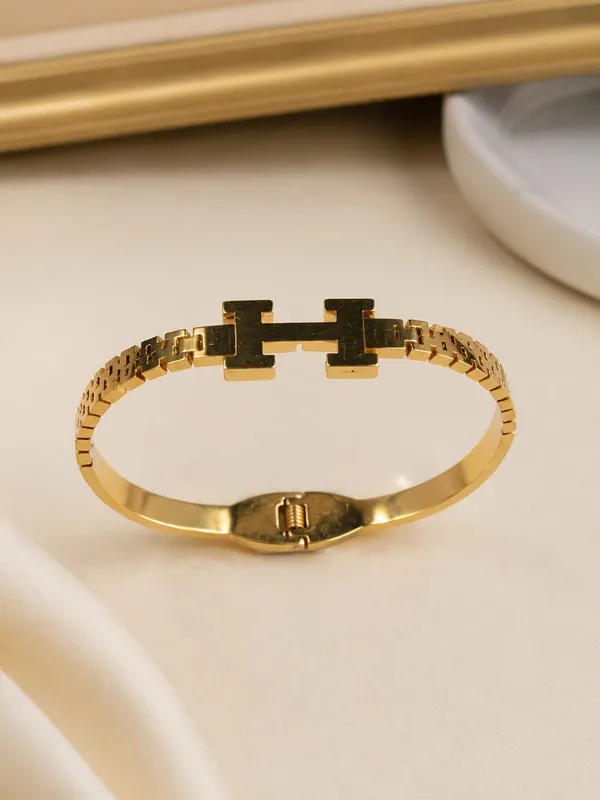 Gold_Tone_H_Design_Bracelet