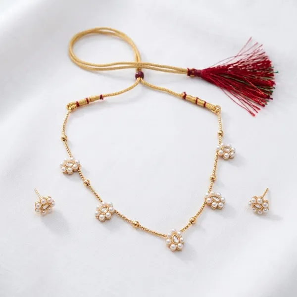 Gold-Toned_Pearl_Floral_Necklace_Set_for_Women