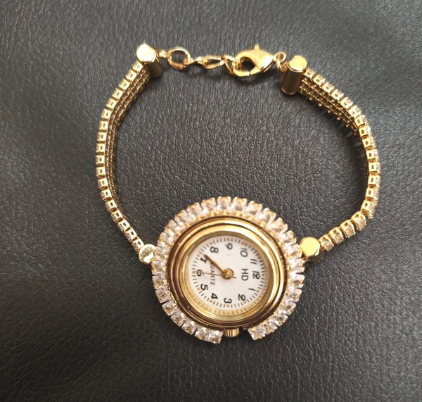 Gold_Tone_Rhinestone_Bracelet_Watch_for_Women